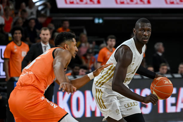 显顶级前锋 显顶级前锋